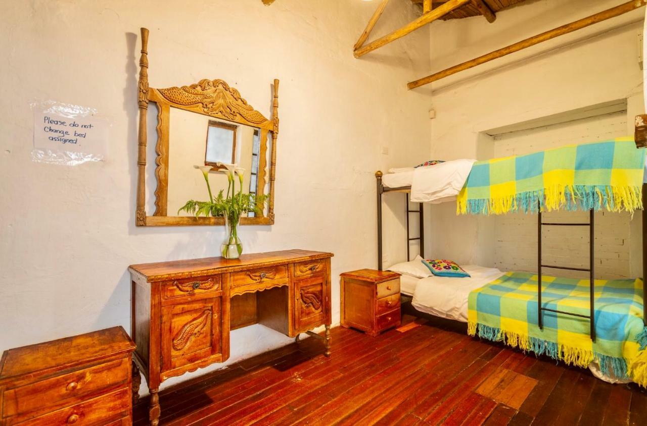 Alegrias Hostel Bogota Bagian luar foto